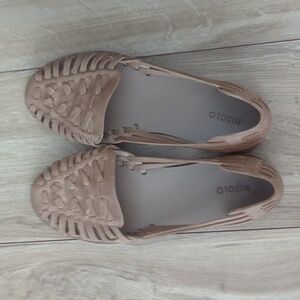 Nisolo 8.5 women's Huarache sandals almond